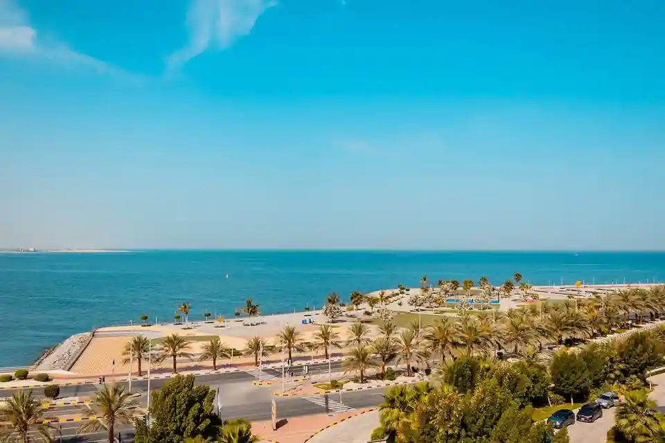 Al Jazirah Al Hamra shore
