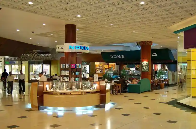 Al Aqah hotel cafés