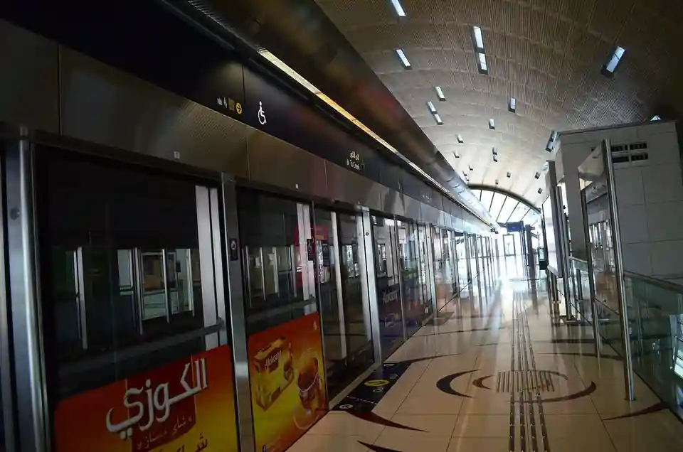 Bus 11: Al Ghubaiba to Al Qusais