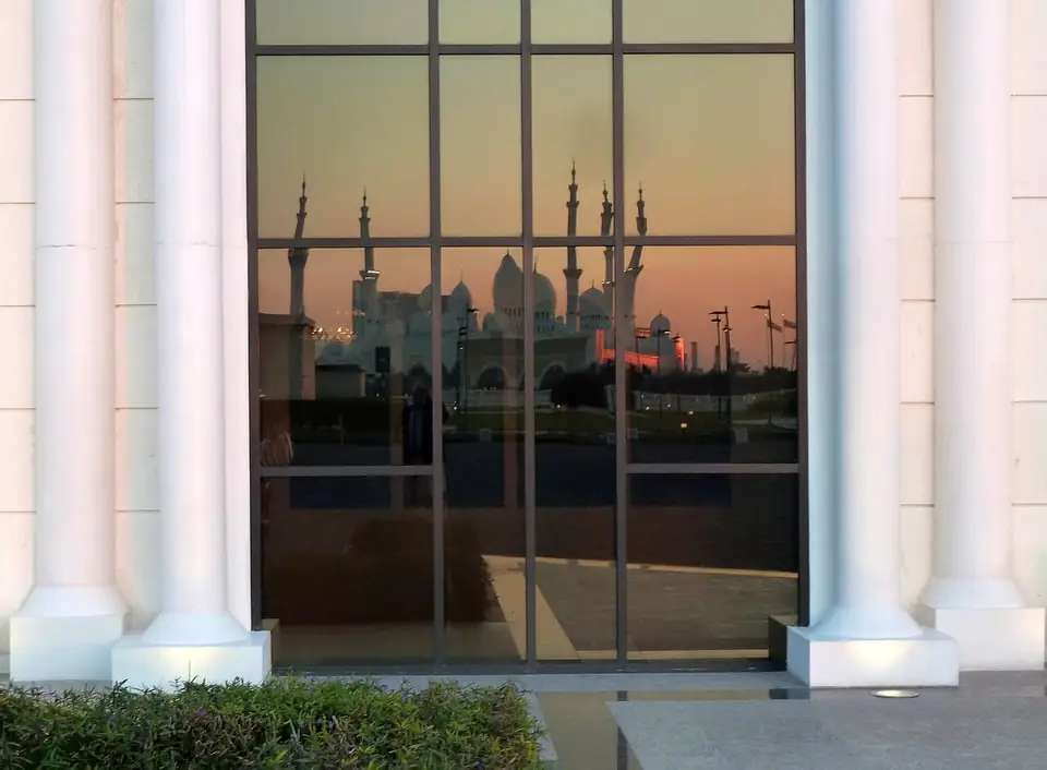 Abu Dhabi Ladies / family Corniche enclosures