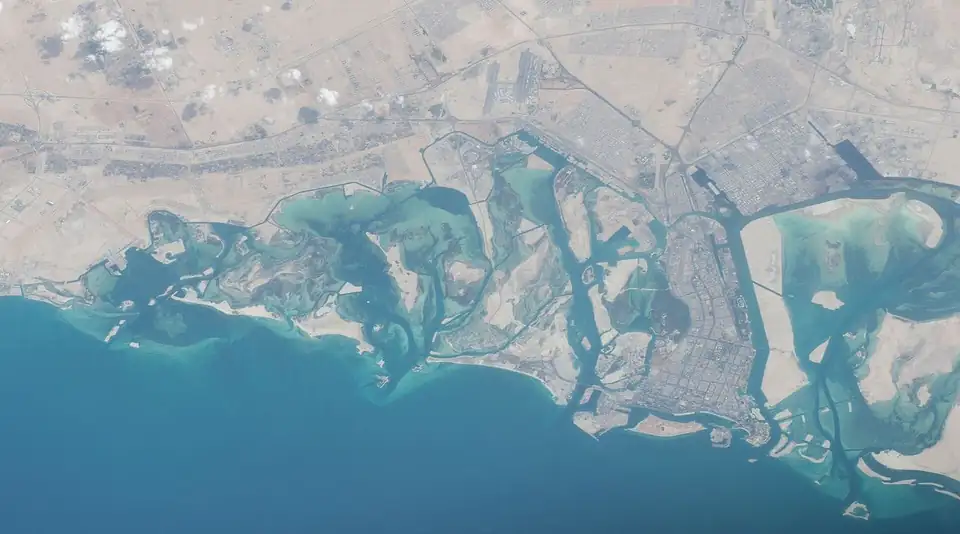 Saadiyat cultural district cafés